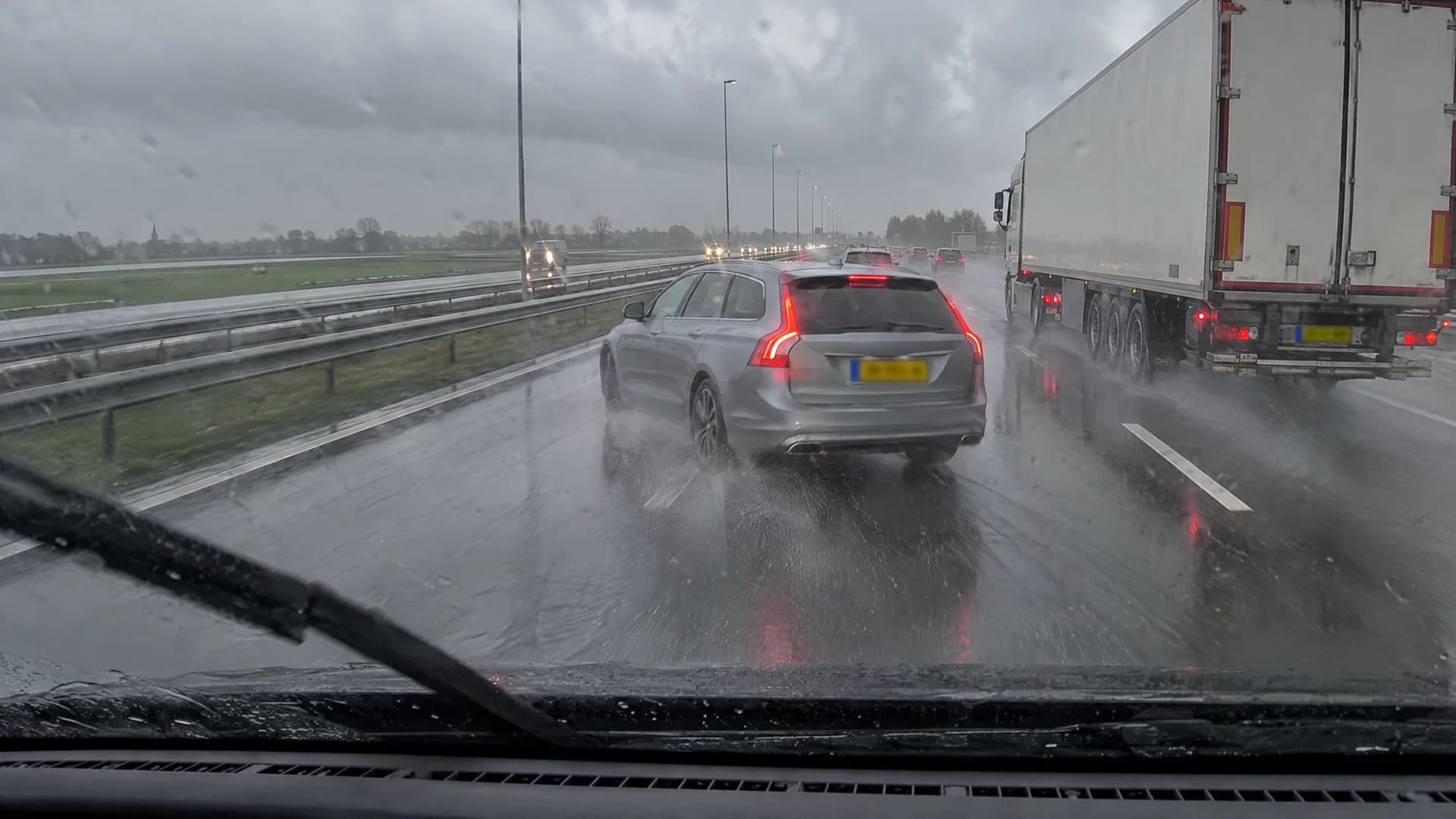 Dashcam-Bild: beinahe ein Auffahrunfall